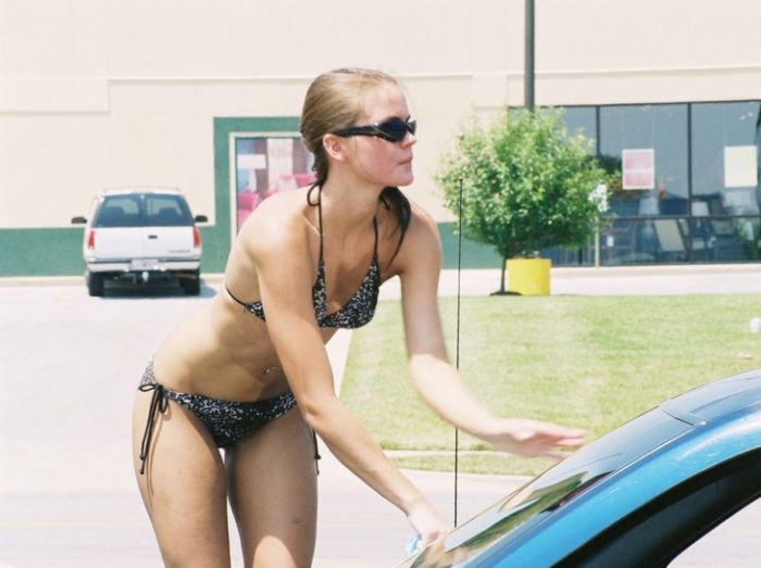Amateur Bikini Car Wash (40 pics)