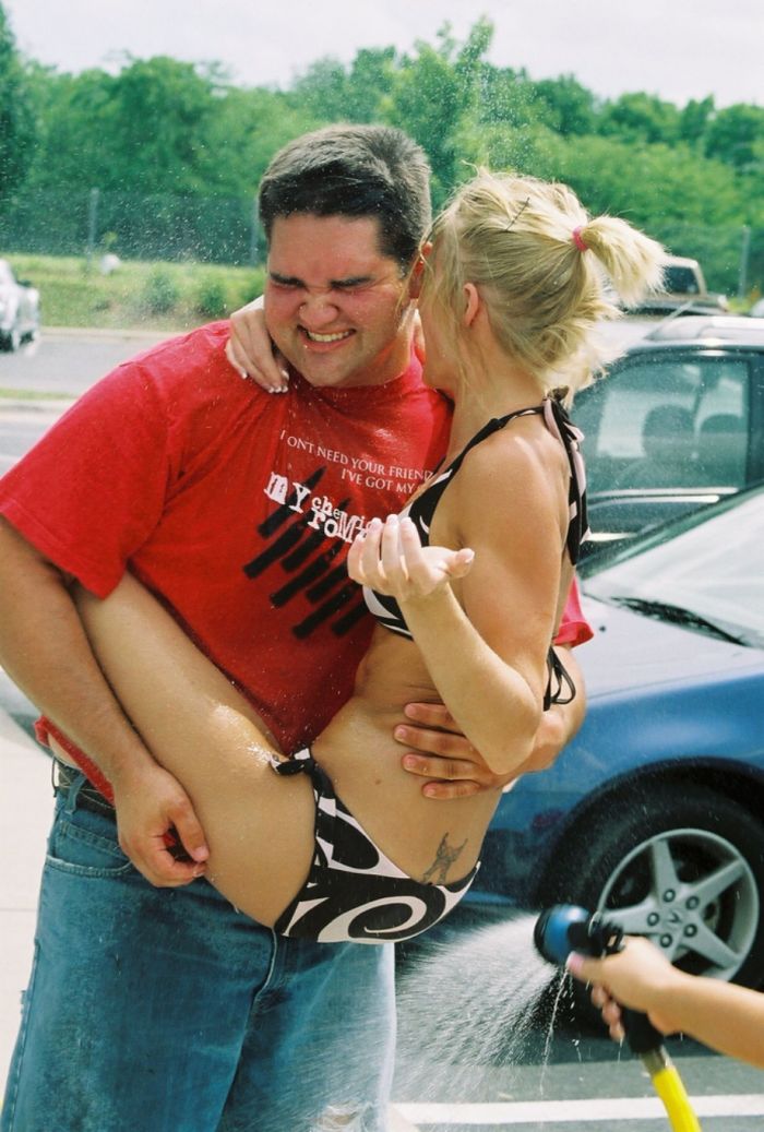 Amateur Bikini Car Wash (40 pics)