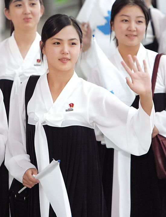 North Korean First Lady Ri Sol Ju (8 pics)