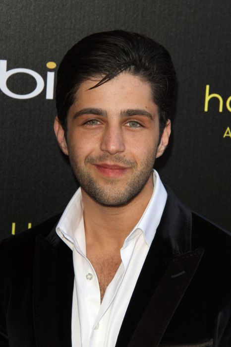 The Transformation Of Josh Peck (16 pics)