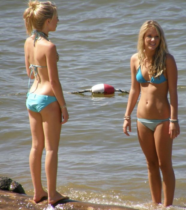 Candid Creeper Shots Beach - Top 94+ Pictures Girl At The Beach Pictures Latest