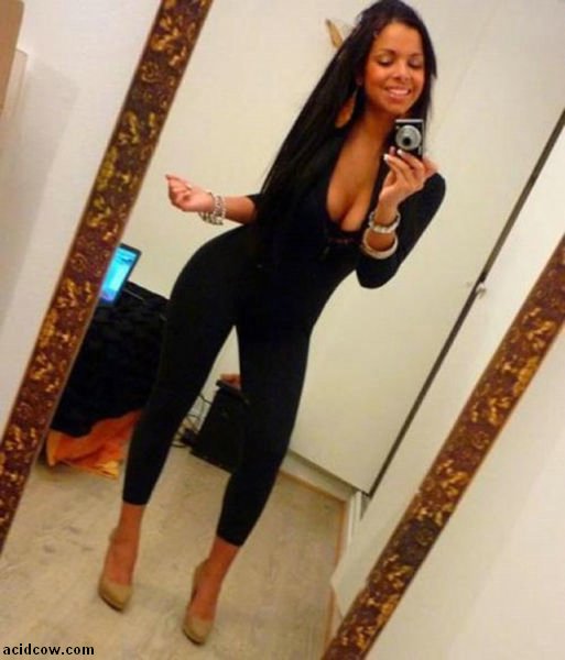 Hot Self-Taken Mirror Pics (52 pics)