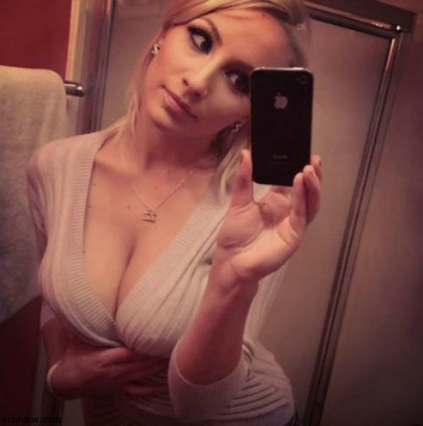 Hot Self-Taken Mirror Pics (52 pics)