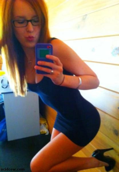 Hot Self-Taken Mirror Pics (52 pics)