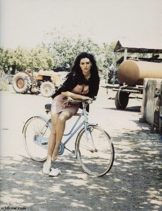 Hot Photos of Monica Bellucci (40 pics)