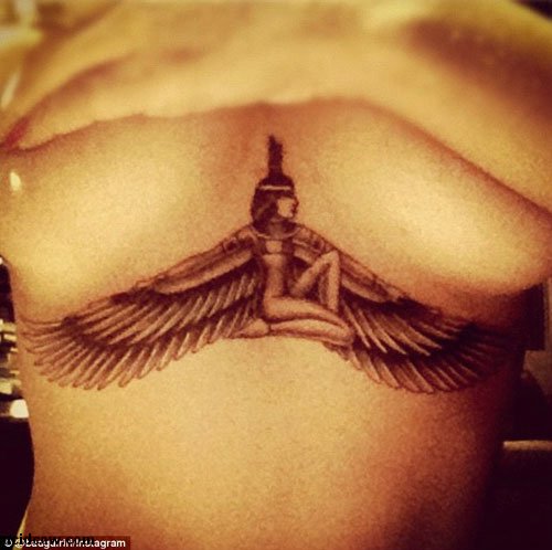 Rihanna's New Chest Tattoo (3 pics)