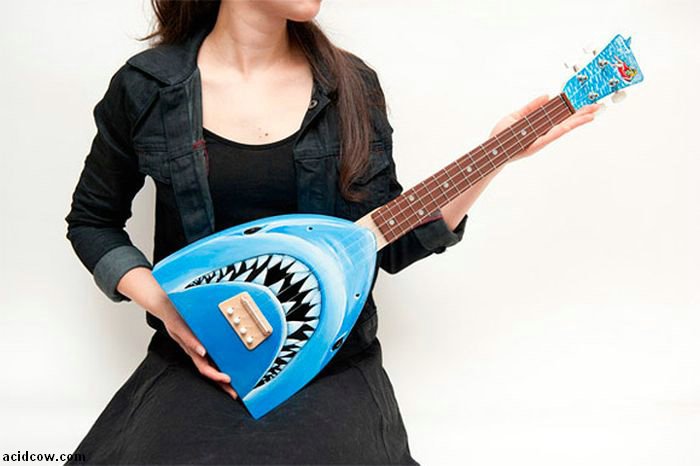 Shark Guitar (4 pics)