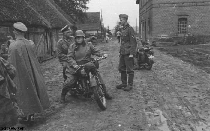 WWII Photos Taken by German Troops (150 pics)