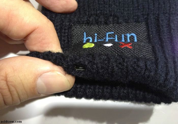 Hi-Call Bluetooth Gloves (10 pics)