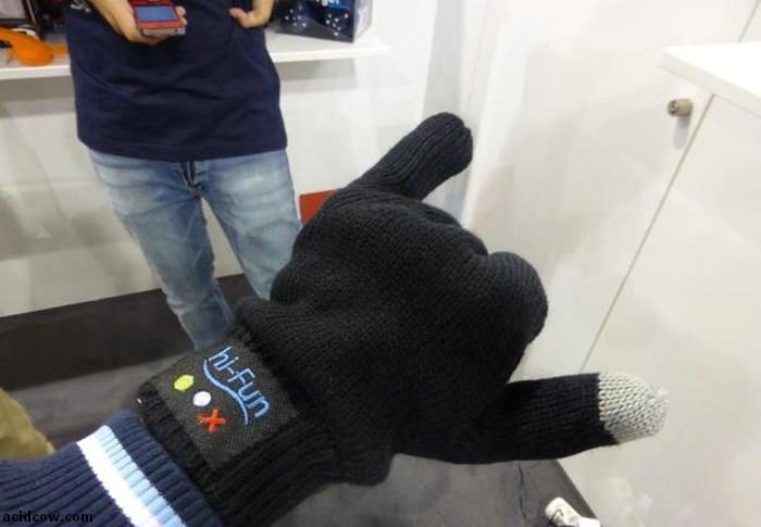 Hi-Call Bluetooth Gloves (10 pics)