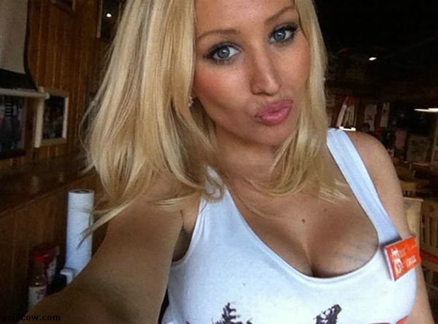 Hooters Girls on Instagram (69 pics)