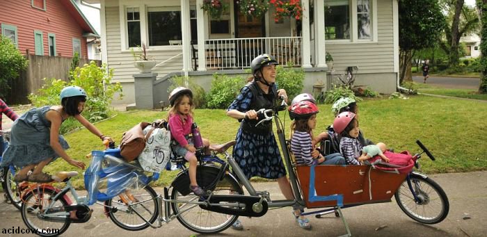 How to Take Six Kids to School with a Bike (8 pics)