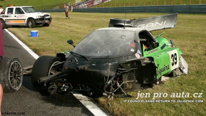 Wrecked Supercars (50 pics)