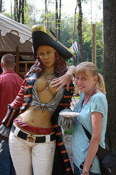 Fun with Statues. Part 2 (73 pics)