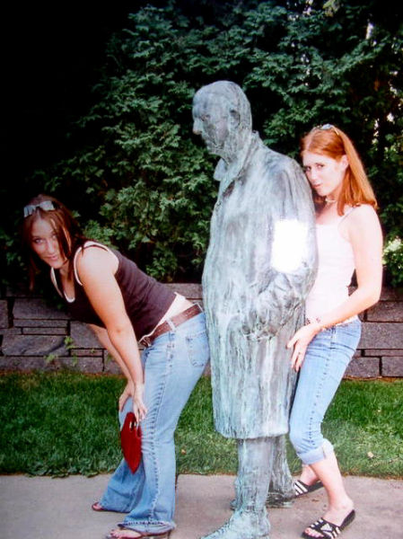 Fun with Statues. Part 2 (73 pics)