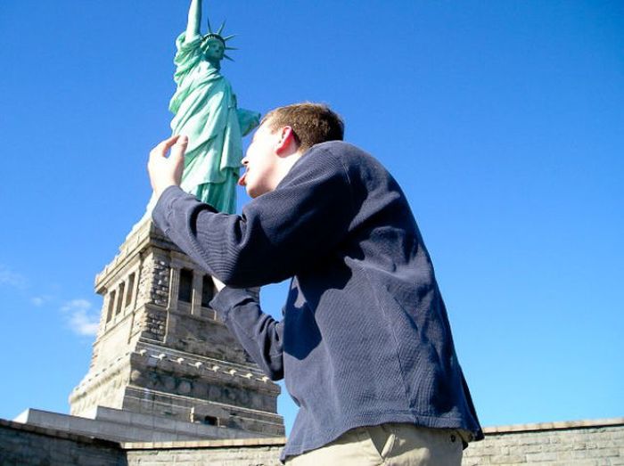 Fun with Statues. Part 2 (73 pics)