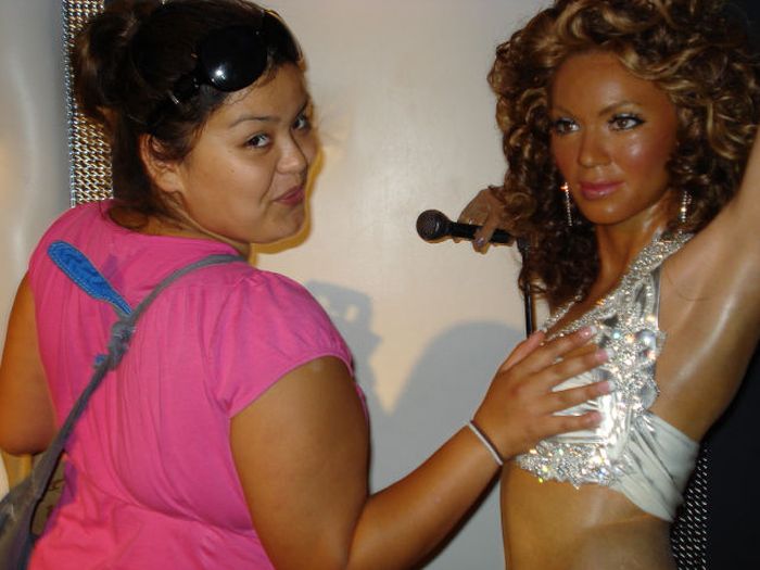 Fun with Statues. Part 2 (73 pics)