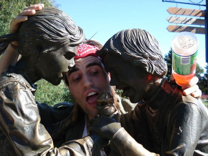 Fun with Statues. Part 2 (73 pics)