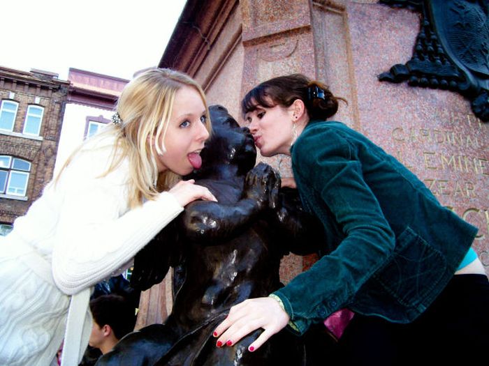 Fun with Statues. Part 2 (73 pics)