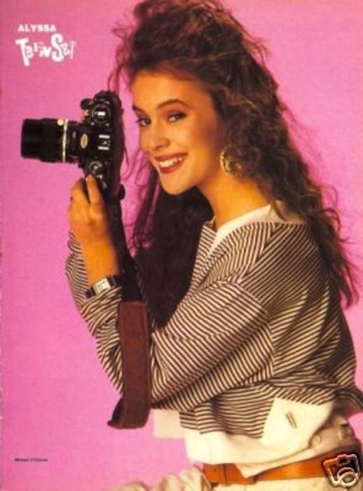 Alyssa Milano in the '90s (44 pics)