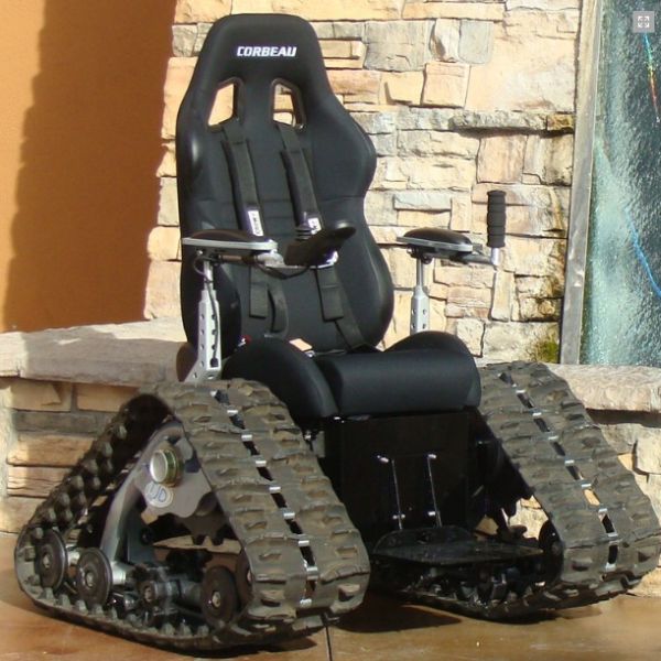 The Tank Chair (14 pics)