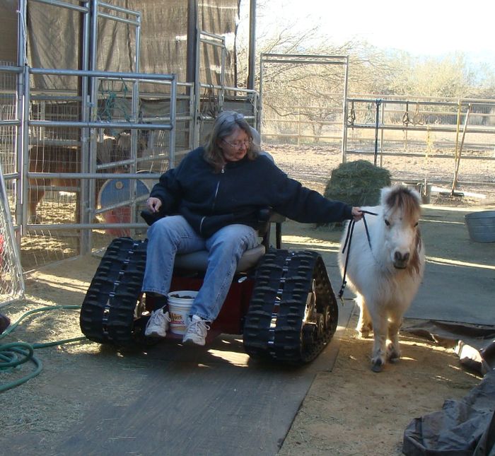 The Tank Chair (14 pics)