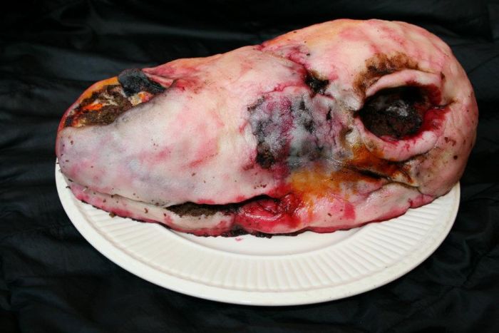 Disgusting Cakes (11 pics)