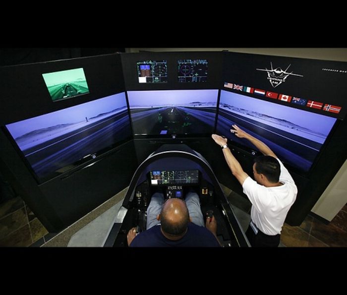 F-35 Flight Simulators (27 pics)