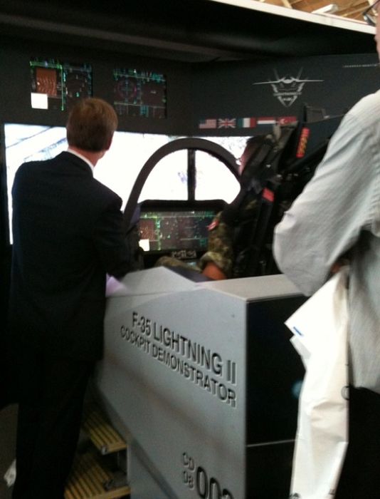 F-35 Flight Simulators (27 pics)