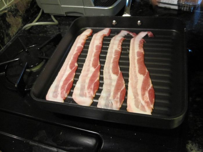Pancake Covered Bacon (9 pics)
