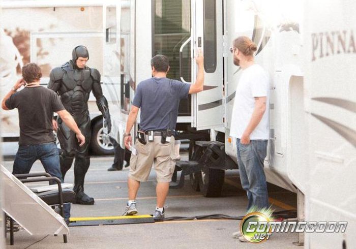 On the Set of the New RoboCop (9 pics)