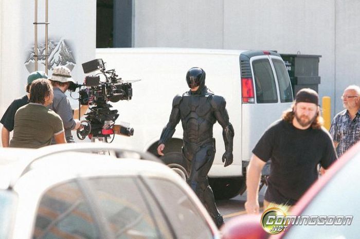 On the Set of the New RoboCop (9 pics)
