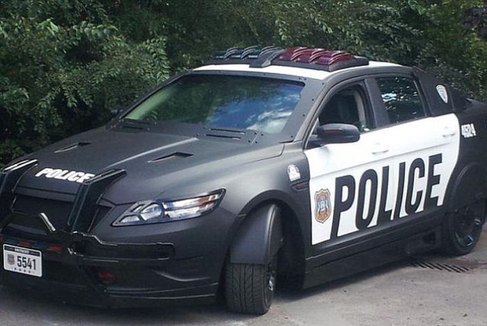 On the Set of the New RoboCop (9 pics)