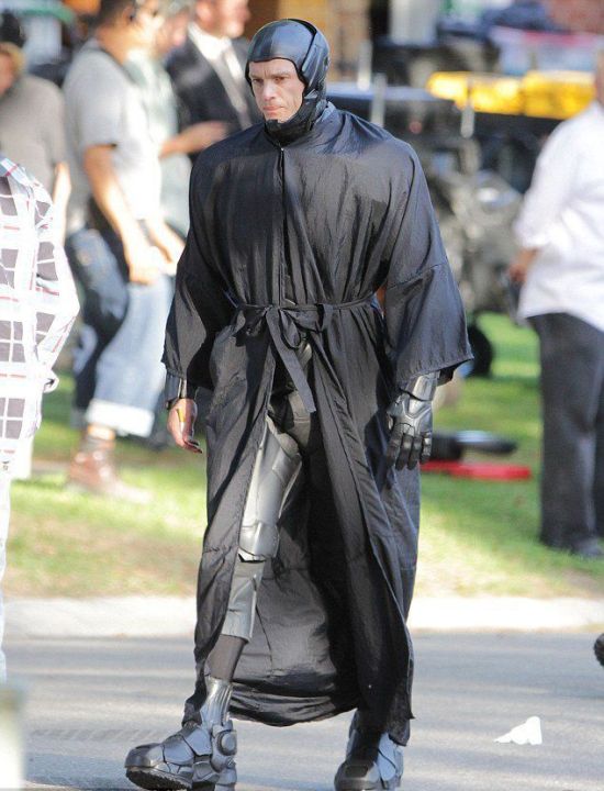 On the Set of the New RoboCop (9 pics)