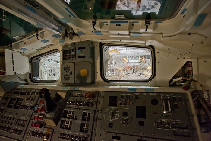 Inside the Shuttles (35 pics)