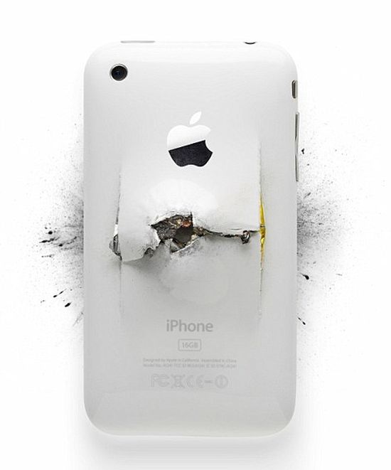 Sculptures Made Out of Destroyed Apple Gadgets (16 pics)