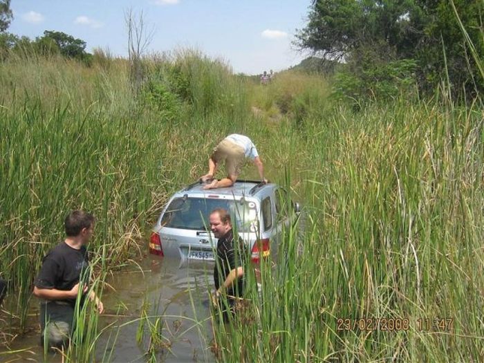 We Are Stuck (18 pics)