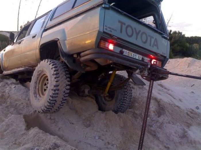 We Are Stuck (18 pics)