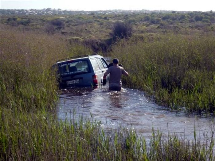 We Are Stuck (18 pics)