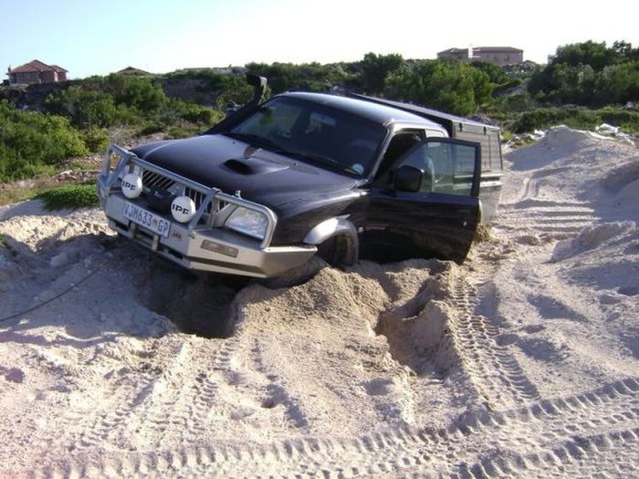 We Are Stuck (18 pics)