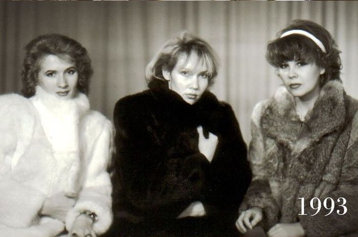 Three Girlfriends 30 Years Ago and Today (15 pics)