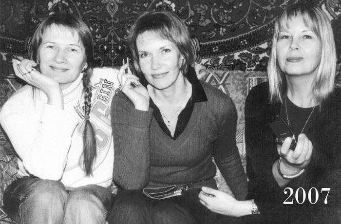 Three Girlfriends 30 Years Ago and Today (15 pics)