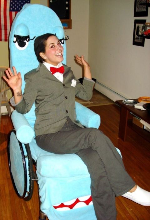 The Best Wheelchair Costumes (20 pics)