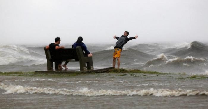 Bad Weather (33 pics)