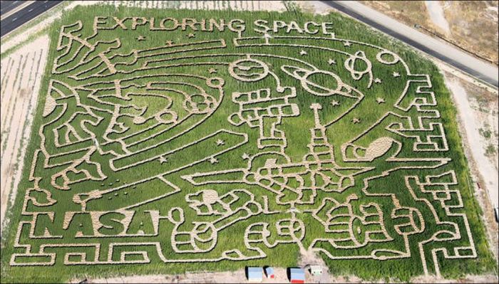 Awesome Corn Crop Maze Art (37 pics)