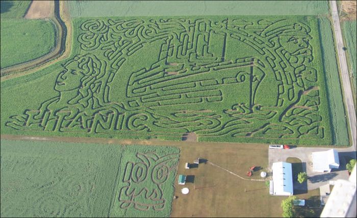 Awesome Corn Crop Maze Art (37 pics)