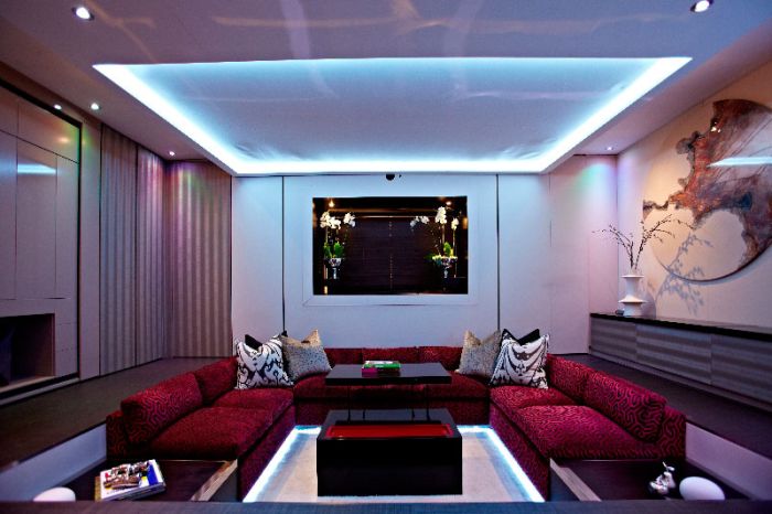 Sunken Living Room (6 pics)