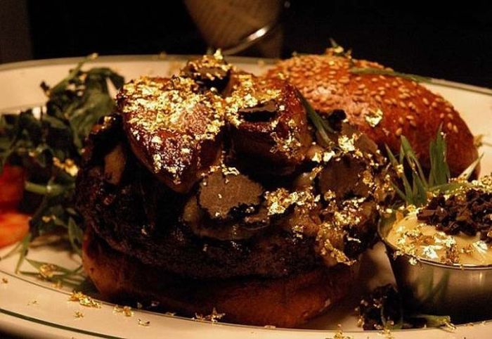 The Most Expensive Burgers in the World (10 pics)
