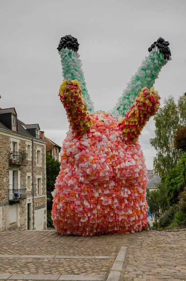 The Giant Slugs of City of Angers, France (15 pics)