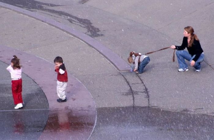 Kids on Leashes (35 pics)